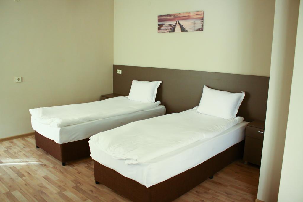 Guest House Central Кырджали Экстерьер фото